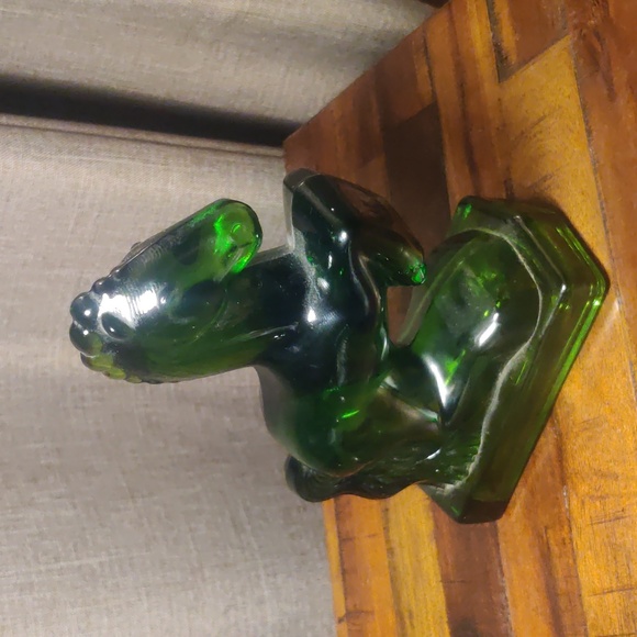 LE Smith Emerald Green Rearing Horse - Picture 2 of 2